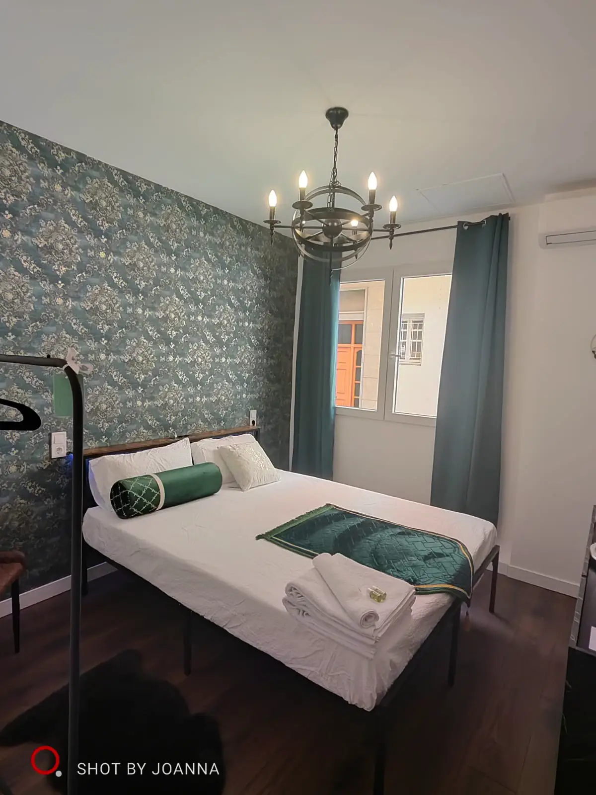 wista habitacion entera cama bed window